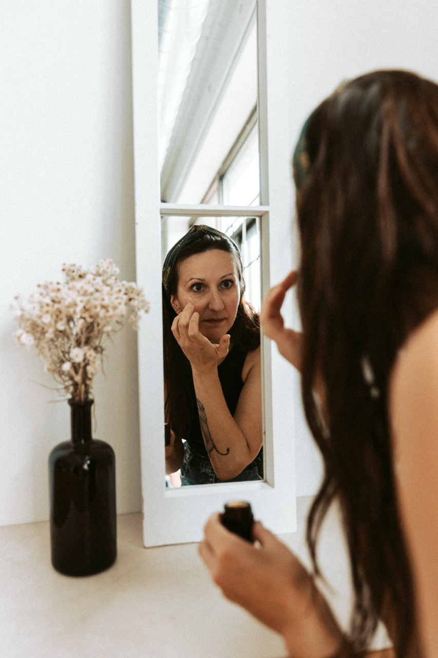 Crème contre l’acné – nigelle et hamamélis