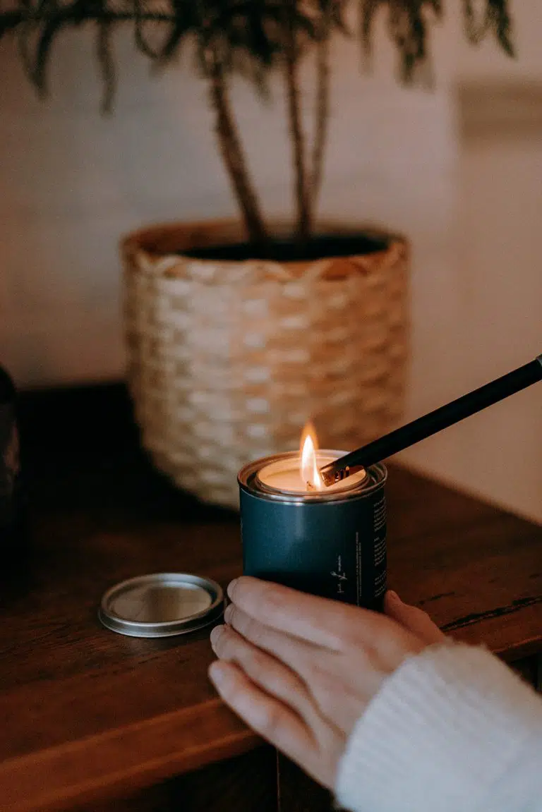 Quatre mélanges d’huiles essentielles pour tes bougies maison