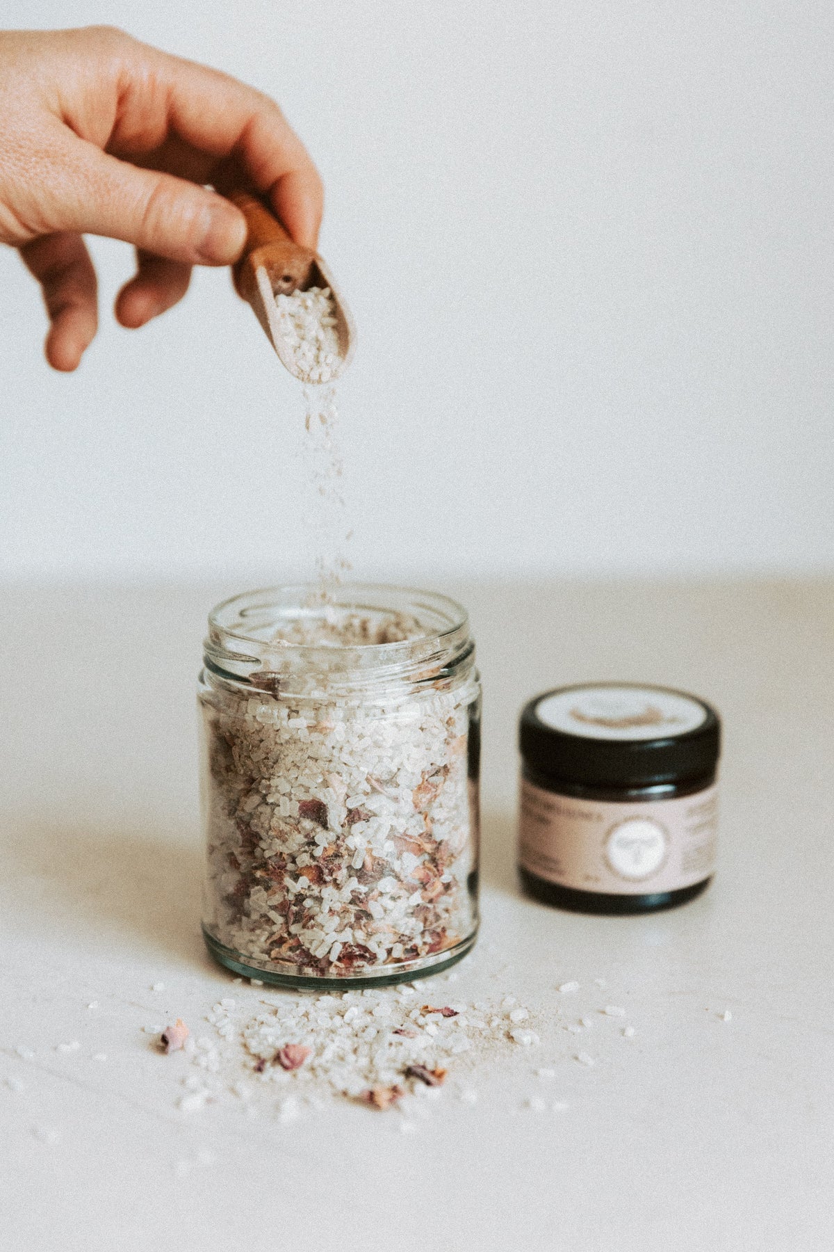 Bain des lunes pour crampes menstruelles - Les Mauvaises Herbes