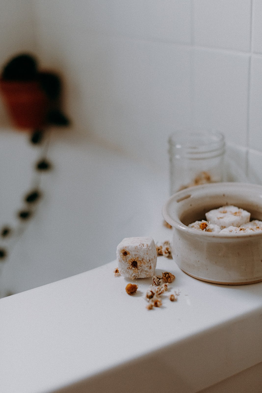 Bombes de bain nourrissantes au beurre de cacao - Les Mauvaises Herbes
