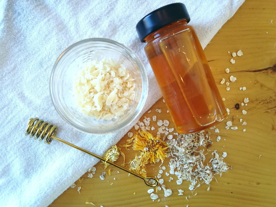 Honey ointment to relieve eczema
