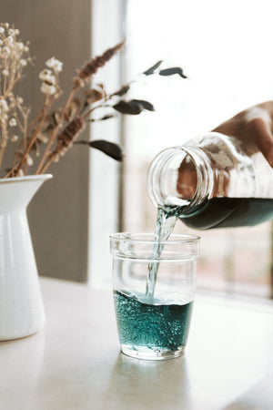 Limonade arc-en-ciel - lavande et romarin - Les Mauvaises Herbes